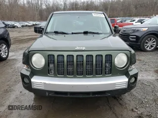 2008 Jeep Patriot Limited with VIN 1J8FT48W28D623151, listed as a Copart auction lot 44363375 with 218,930 mi miles and Salvage Title. Bid and sale history available at DreamBid. Image 5.