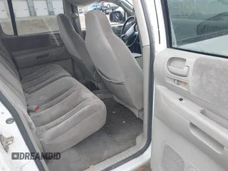 2002 Dodge Dakota SLT z VIN 1B7HG48N72S577296, wystawiony jako IAAI lot #41848637 z przebiegiem 133 777 mil mil oraz . Historia ofert i sprzedaży dostępna na DreamBid. Obrazek 8.