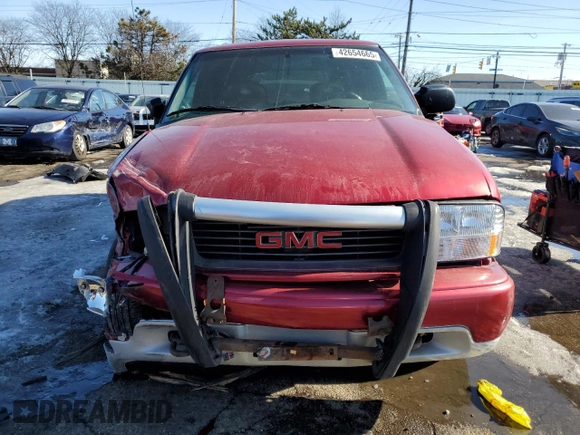 2000 GMC Envoy with VIN 1GKDT13W6Y2354558, listed as a Copart auction lot 42654665 with 201,547 mi miles and Salvage Title. Bid and sale history available at carsss.com. Image 5.