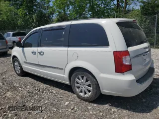 2011 Chrysler Town & Country Touring L z VIN 2A4RR8DG7BR783713, wystawiony jako Copart lot #57297455 z przebiegiem 148 455 mil mil oraz Szkoda całkowita • Salvage title. Historia ofert i sprzedaży dostępna na DreamBid. Obrazek 2.