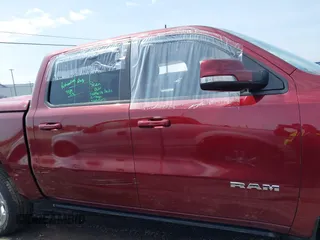 2019 Ram 1500 Big Horn z VIN 1C6SRFFTXKN726125, wystawiony jako IAAI lot #42177558 z przebiegiem 40 985 mil mil oraz . Historia ofert i sprzedaży dostępna na DreamBid. Obrazek 13.