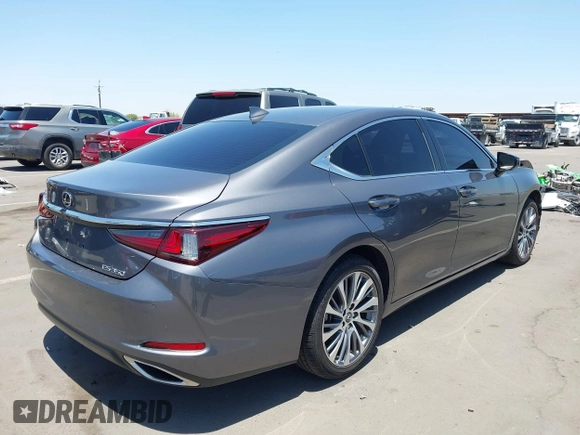 2020 Lexus ES 350 with VIN 58ADZ1B19LU056460, listed as a IAAI auction lot 42530160 with 26,116 mi miles and . Bid and sale history available at DreamBid. Image 4.