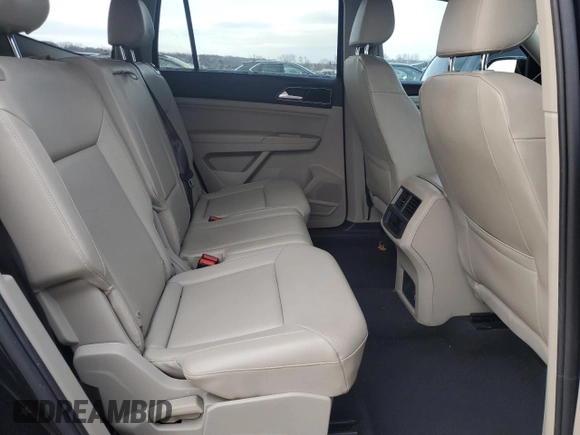2018 Volkswagen Atlas SE with VIN 1V2CP2CA5JC598268, listed as a Copart auction lot 82860014 with 102,341 mi miles and Salvage title. Bid and sale history available at DreamBid. Image 11.