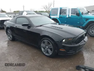 2013 Ford Mustang V6 with VIN 1ZVBP8AM8D5278770, listed as a IAAI auction lot 41937820 with 140,865 mi miles. Bid and sale history available at carsss.com. Image 1.