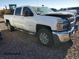 2015 Chevrolet Silverado 3500HD LT z VIN 1GC4KZE82FF590450, wystawiony jako Copart lot #68320404 z przebiegiem 78 844 mil mil oraz Szkoda całkowita • Salvage title. Historia ofert i sprzedaży dostępna na DreamBid. Obrazek 4.