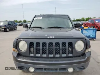 2011 Jeep Patriot Latitude z VIN 1J4NF1GB5BD101025, wystawiony jako Copart lot #57165965 z przebiegiem 100 980 mil mil oraz Czysty tytuł • Clean title. Historia ofert i sprzedaży dostępna na DreamBid. Obrazek 5.
