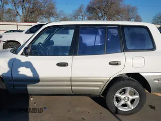 2000 Toyota RAV4 с VIN JT3GP10V1Y0044892, выставлен на аукционе IAAI как лот 41148809 с пробегом 220 848 миль миль и . История ставок и продаж доступна на DreamBid. Изображение 14.