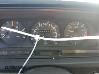 1993 Mercedes-Benz 190 z VIN WDBDA29D9PG074436, wystawiony jako Copart lot #47626005 z przebiegiem 185 226 mil mil oraz Tytuł czysty. Historia ofert i sprzedaży dostępna na DreamBid. Obrazek 9.