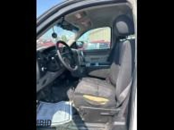 2011 GMC Sierra 2500HD Work Truck z VIN 1GT22ZCGXBZ435266, wystawiony jako IAAI lot #42532692 z przebiegiem 222 069 mil mil oraz . Historia ofert i sprzedaży dostępna na DreamBid. Obrazek 19.