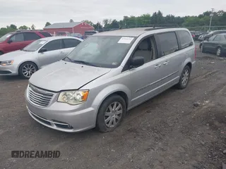 2011 Chrysler Town & Country Touring L z VIN 2A4RR8DG5BR611213, wystawiony jako IAAI lot #42244254 z przebiegiem 161 330 mil mil oraz . Historia ofert i sprzedaży dostępna na DreamBid. Obrazek 2.
