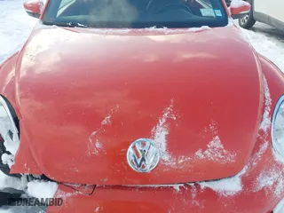 2017 Volkswagen Beetle 1.8T SE with VIN 3VWJ17AT3HM624934, listed as a IAAI auction lot 41389551 with 29,109 mi miles. Bid and sale history available at carsss.com. Image 10.