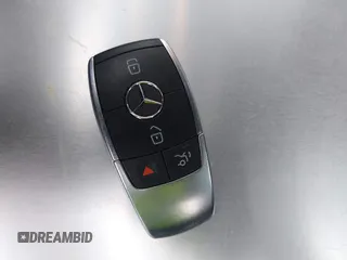 2019 Mercedes-Benz C 300 with VIN 55SWF8DB2KU298654, listed as a IAAI auction lot 42153735 with 58,260 mi miles and . Bid and sale history available at DreamBid. Image 11.