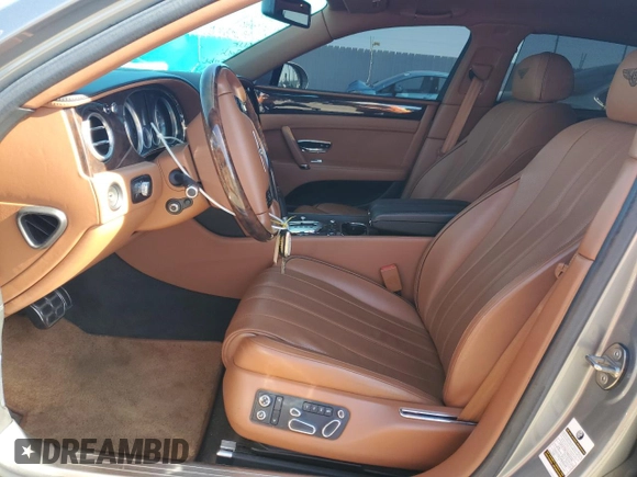 2014 Bentley Flying Spur с VIN SCBEC9ZA7EC090575, выставлен на аукционе Copart как лот 57110315 с пробегом 19 083 миль миль и Списание • Salvage title. История ставок и продаж доступна на DreamBid. Изображение 7.