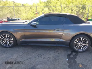 2017 Ford Mustang GT Premium z VIN 1FATP8FFXH5295034, wystawiony jako IAAI lot #41973926 z przebiegiem 153 870 mil mil oraz . Historia ofert i sprzedaży dostępna na DreamBid. Obrazek 14.