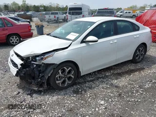 2021 Kia Forte FE z VIN 3KPF24AD5ME335331, wystawiony jako IAAI lot #41926109 z przebiegiem 87 354 mil mil oraz . Historia ofert i sprzedaży dostępna na DreamBid. Obrazek 2.