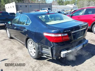 2008 Lexus LS with VIN JTHBL46F285055601, listed as a IAAI auction lot 41973808 with 227,315 mi miles. Bid and sale history available at carsss.com. Image 15.