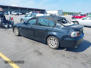 2007 BMW 3 Series 328i с VIN WBAVA335X7PG52072, выставлен на аукционе IAAI как лот 42577352 с пробегом 199 424 миль миль и . История ставок и продаж доступна на DreamBid. Изображение 3.