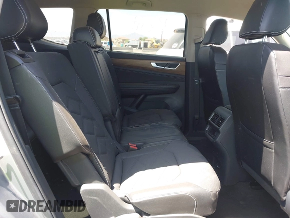 2024 Volkswagen Atlas SE with VIN 1V2HR2CA2RC568429, listed as a IAAI auction lot 42371188 with 18,903 mi miles and . Bid and sale history available at DreamBid. Image 8.