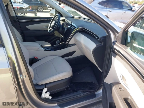 2024 Hyundai Tucson SEL with VIN 5NMJF3DE8RH381765, listed as a IAAI auction lot 41735257 with 11,042 mi miles. Bid and sale history available at carsss.com. Image 5.