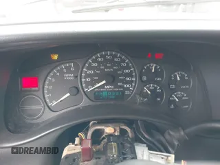 2002 Chevrolet Avalanche z VIN 3GNEC13T42G117403, wystawiony jako IAAI lot #41086264 z przebiegiem 237 188 mil mil oraz . Historia ofert i sprzedaży dostępna na DreamBid. Obrazek 7.