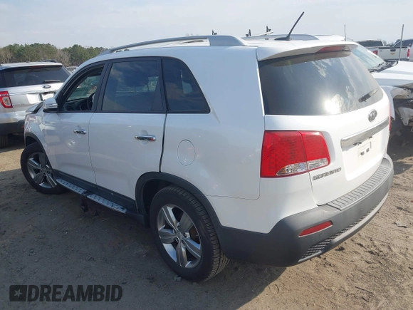 2013 Kia Sorento EX with VIN 5XYKU3A68DG333340, listed as a IAAI auction lot 41680880 with 207,570 mi miles. Bid and sale history available at carsss.com. Image 3.