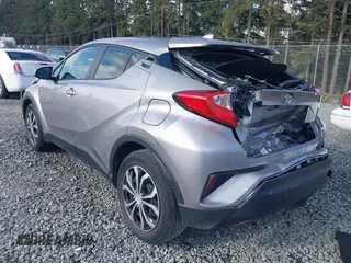 2020 Toyota C-HR LE z VIN JTNKHMBXXL1077939, wystawiony jako IAAI lot #42044122 z przebiegiem 47 140 mil mil oraz . Historia ofert i sprzedaży dostępna na DreamBid. Obrazek 3.