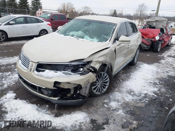 2016 Lincoln MKX Select z VIN 2LMTJ8KR0GBL38074, wystawiony jako IAAI lot #41635344 z przebiegiem 96 239 mil mil oraz . Historia ofert i sprzedaży dostępna na DreamBid. Obrazek 17.