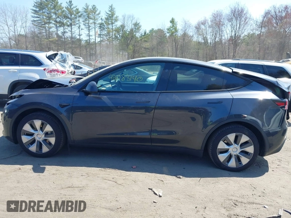 2024 Tesla Model Y Long Range with VIN 7SAYGDEE6RA225161, listed as a IAAI auction lot 42083140 with 28,289 mi miles and . Bid and sale history available at DreamBid. Image 14.