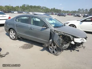 2008 Volkswagen Passat Sedan Komfort with VIN WVWAK73C58E002497, listed as a Copart auction lot 76046064 with 207,183 mi miles and Salvage Title. Bid and sale history available at carsss.com. Image 4.