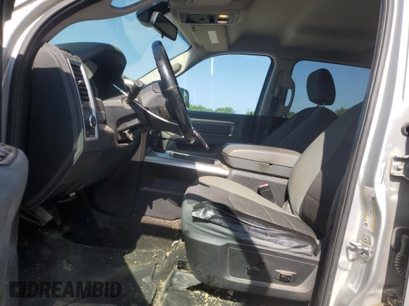 2016 Ram 2500 Big Horn z VIN 3C6UR5DL1GG162144, wystawiony jako Copart lot #62143855 z przebiegiem 177 645 mil mil oraz Szkoda całkowita • Salvage title. Historia ofert i sprzedaży dostępna na DreamBid. Obrazek 7.