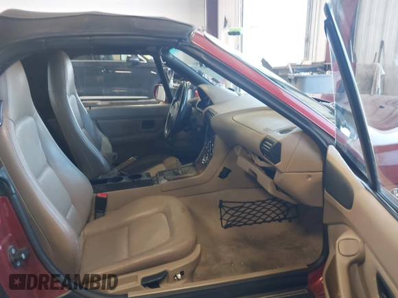 2000 BMW Z3 2.5 z VIN WBACH9346YLF92166, wystawiony jako IAAI lot #42323947 z przebiegiem 130 652 mil mil oraz . Historia ofert i sprzedaży dostępna na DreamBid. Obrazek 5.