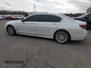 2020 BMW 7 Series 740i with VIN WBA7T2C02LCE43427, listed as a Copart auction lot 84253634 with 61,180 mi miles and Salvage Title. Bid and sale history available at carsss.com. Image 2.