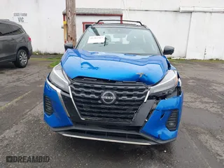 2022 Nissan Kicks SR with VIN 3N1CP5DVXNL507366, listed as a IAAI auction lot 41302567 with 43,268 mi miles. Bid and sale history available at carsss.com. Image 12.