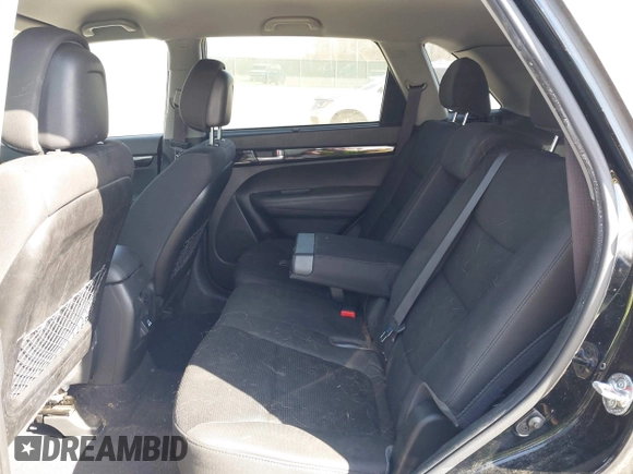 2014 Kia Sorento LX with VIN 5XYKT4A73EG482046, listed as a IAAI auction lot 41811727 with 157,845 mi miles and . Bid and sale history available at carsss.com. Image 8.