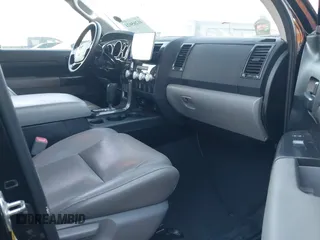 2012 Toyota Tundra z VIN 5TFUW5F14CX217964, wystawiony jako IAAI lot #41265024 z przebiegiem 144 426 mil mil oraz . Historia ofert i sprzedaży dostępna na DreamBid. Obrazek 5.