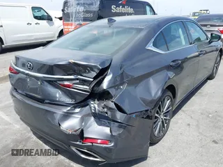 2022 Lexus ES 350 z VIN 58ADZ1B1XNU121500, wystawiony jako IAAI lot #42238205 z przebiegiem 20 330 mil mil oraz . Historia ofert i sprzedaży dostępna na DreamBid. Obrazek 6.