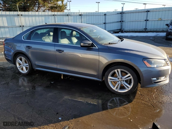 2013 Volkswagen Passat SEL Premium with VIN 1VWCM7A32DC146405, listed as a Copart auction lot 43192015 with 131,211 mi miles and Clean Title. Bid and sale history available at carsss.com. Image 4.