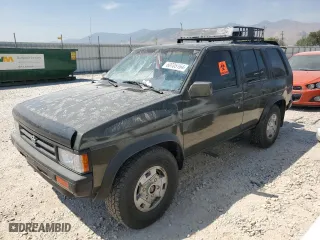 1992 Nissan Pathfinder LE with VIN JN8HD17Y4NW001976, listed as a Copart auction lot 60705164 with 181,082 mi miles and Salvage Title. Bid and sale history available at carsss.com. Image 1.