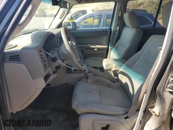2006 Jeep Commander z VIN 1J8HG48N96C221151, wystawiony jako Copart lot #63063135 z przebiegiem Nie podano mil oraz Czysty tytuł • Clean title. Historia ofert i sprzedaży dostępna na DreamBid. Obrazek 7.