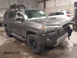 2019 Toyota 4Runner SR5 с VIN JTEBU5JR0K5696903, выставлен на аукционе IAAI как лот 41275924 с пробегом 99 289 миль миль и . История ставок и продаж доступна на DreamBid. Изображение 1.
