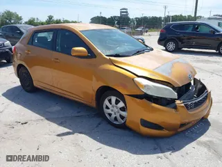 2009 Toyota Matrix S with VIN 2T1LE40E49C001740, listed as a IAAI auction lot 42088899 with 173,939 mi miles. Bid and sale history available at carsss.com. Image 1.