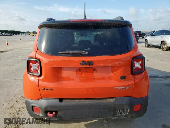 2015 Jeep Renegade Trailhawk z VIN ZACCJBCT8FPC23014, wystawiony jako Copart lot #60025465 z przebiegiem 46 645 mil mil oraz Czysty tytuł • Clean title. Historia ofert i sprzedaży dostępna na DreamBid. Obrazek 6.