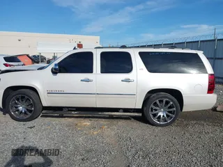 2010 Chevrolet Suburban LTZ with VIN 1GNUCKE00AR176516, listed as a IAAI auction lot 42326903 with 189,777 mi miles and . Bid and sale history available at DreamBid. Image 15.