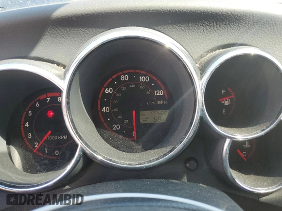 2005 Pontiac Vibe with VIN 5Y2SM638X5Z453837, listed as a Copart auction lot 58576305 with 177,422 mi miles and Clean title. Bid and sale history available at DreamBid. Image 9.
