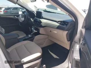 2022 Ford Escape Titanium z VIN 1FMCU9J97NUB89504, wystawiony jako IAAI lot #42571833 z przebiegiem Nie podano mil oraz . Historia ofert i sprzedaży dostępna na DreamBid. Obrazek 5.