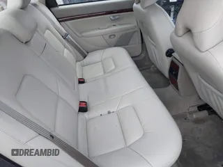 2005 Volvo S80 z VIN YV1TS592551413021, wystawiony jako IAAI lot #41700639 z przebiegiem 59 940 mil mil oraz . Historia ofert i sprzedaży dostępna na DreamBid. Obrazek 8.