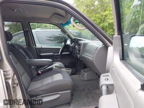 2005 Ford Explorer Sport Trac XLS with VIN 1FMZU67K65UB52575, listed as a IAAI auction lot 42516281 with 129,742 mi miles and . Bid and sale history available at DreamBid. Image 5.