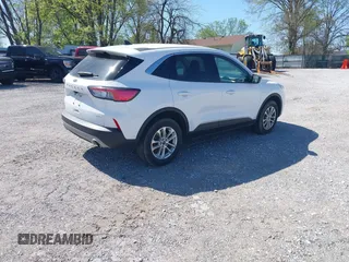2022 Ford Escape SE with VIN 1FMCU9G68NUA67439, listed as a IAAI auction lot 42004153 with 116,581 mi miles. Bid and sale history available at carsss.com. Image 4.