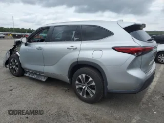 2021 Toyota Highlander XLE with VIN 5TDGZRBH3MS544801, listed as a Copart auction lot 63478355 with 54,616 mi miles and Salvage title. Bid and sale history available at DreamBid. Image 2.