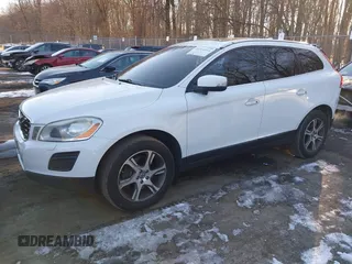 2013 Volvo XC60 T6 z VIN YV4902DZ1D2370635, wystawiony jako IAAI lot #41314514 z przebiegiem 171 696 mil mil oraz . Historia ofert i sprzedaży dostępna na DreamBid. Obrazek 2.